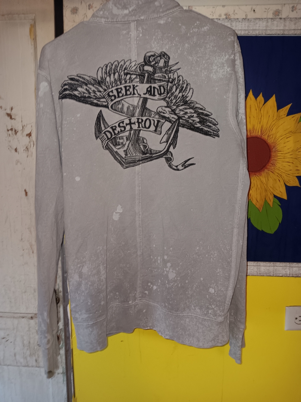 Salvage "Seek And Destroy" Light Gray Zip-Up Jacket. L